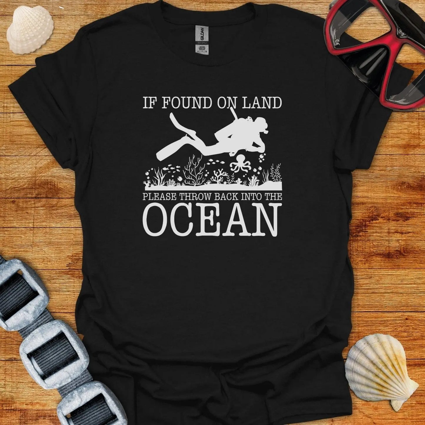 T-Shirt Black / XS Found On Land