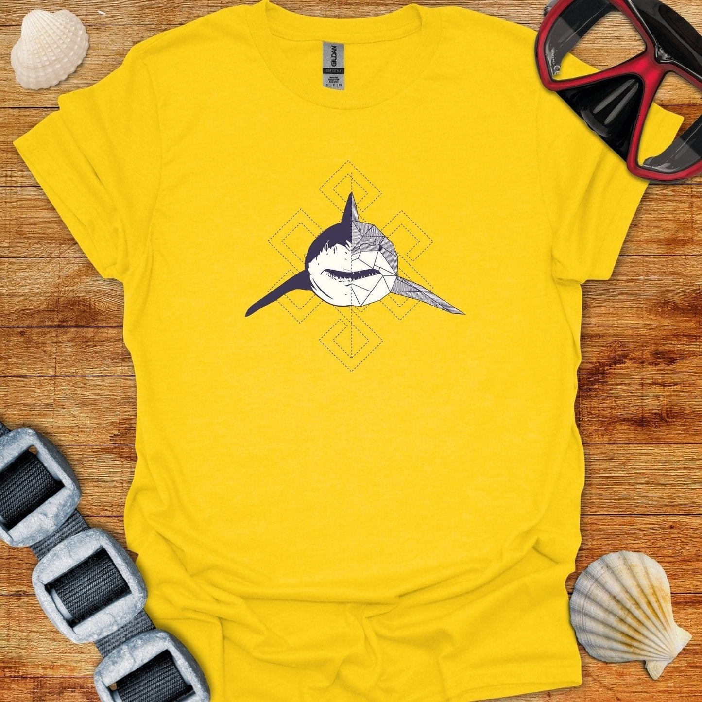 T-Shirt Daisy / S Abstract Shark T-Shirt