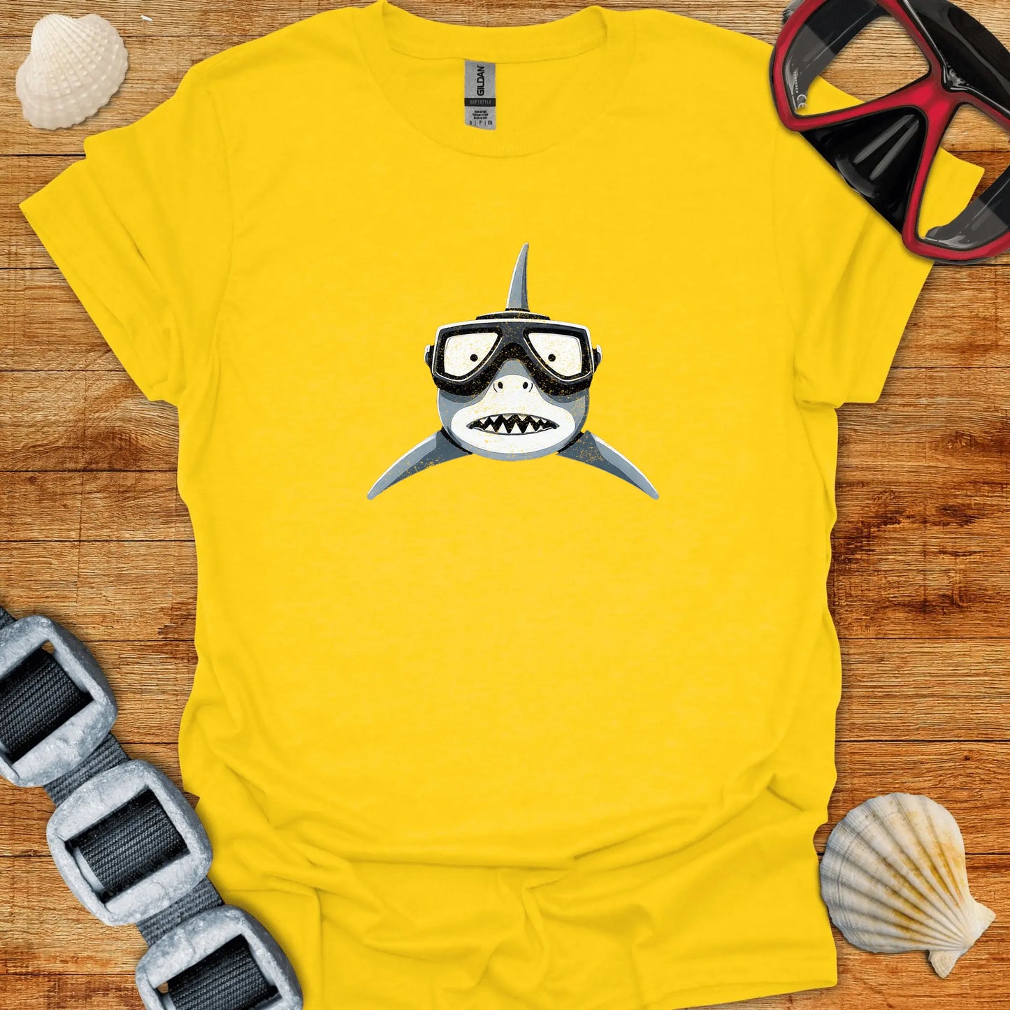T-Shirt Daisy / S Sharky McSharkface T-Shirt
