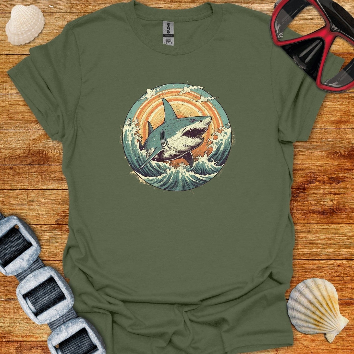 T-Shirt Military Green / S Retro Shark