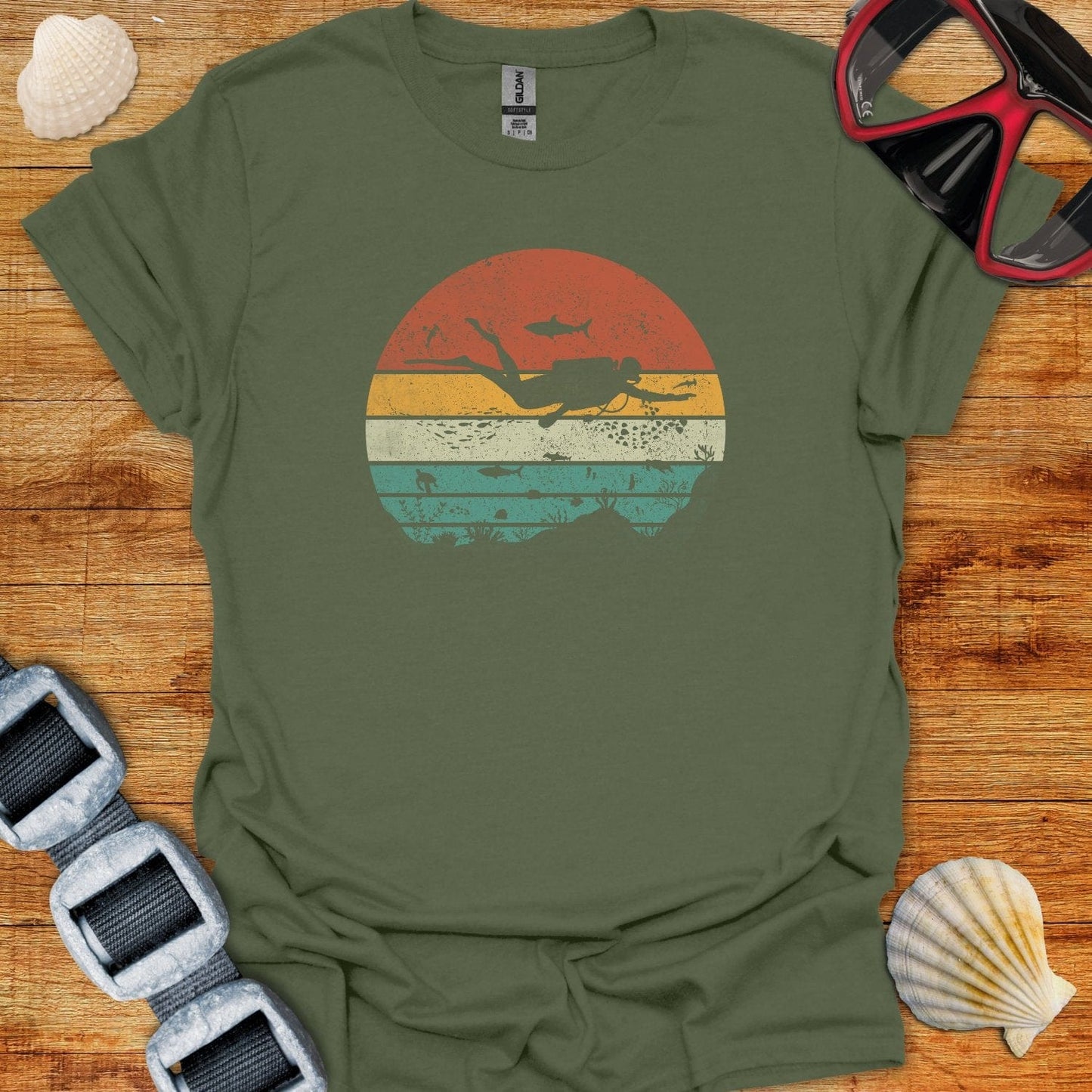 T-Shirt Military Green / S Retro Sun
