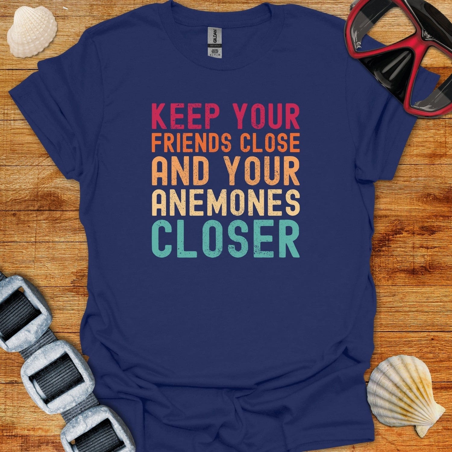 T-Shirt Navy / XS Keep Your Firends Close